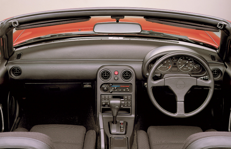 Mazda-Eunos-Roadster-1989_03.jpg